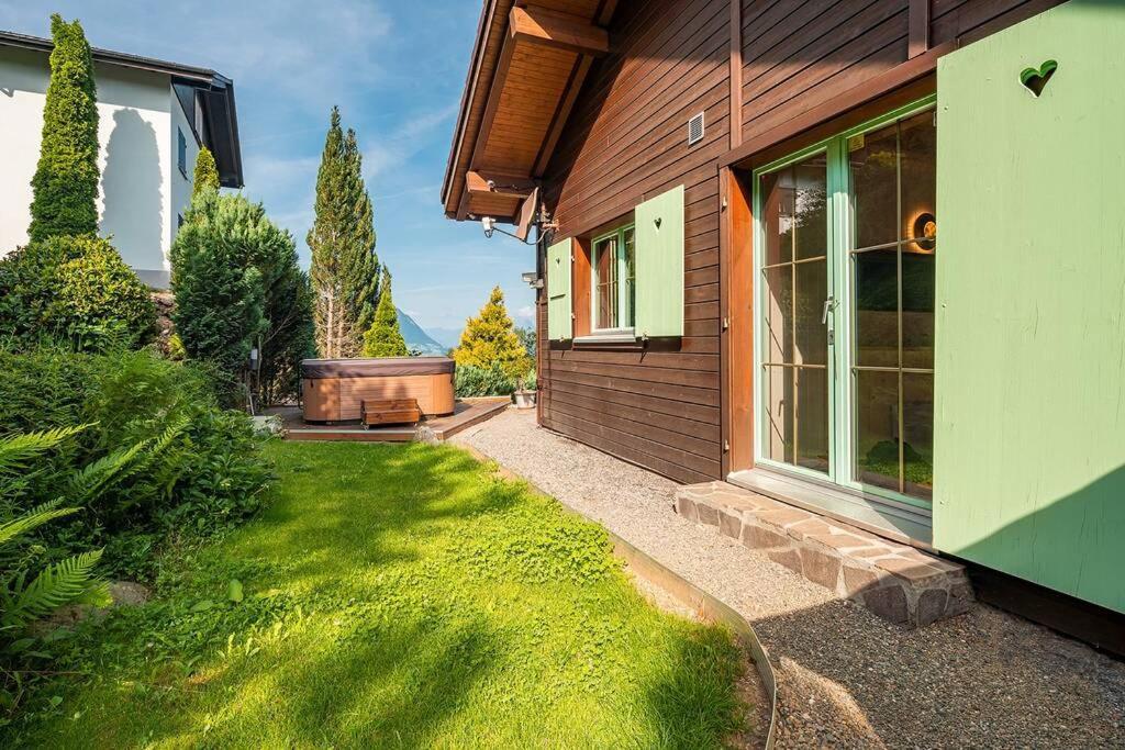 Exklusives Chalet Mit Traumhafter See- Und Bergsicht Seelisberg Exterior photo